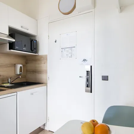 New Rochelle Apart-hotel