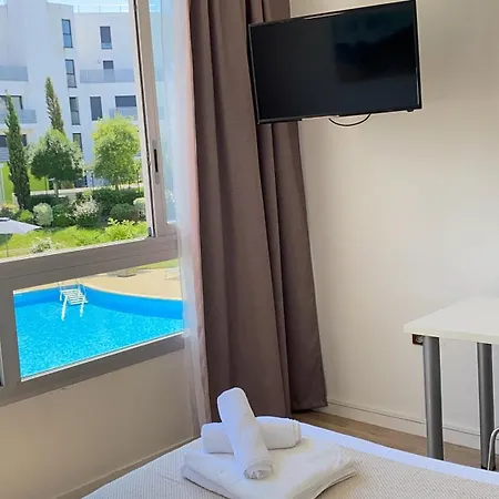 Avec Piscine Face Au Port 200m 3* 拉罗歇尔