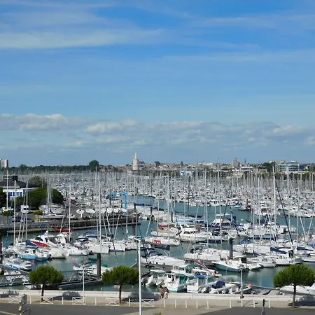 Avec Piscine Face Au Port 200m 拉罗歇尔