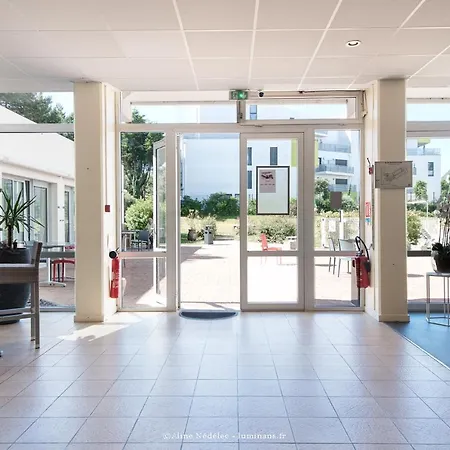 Avec Piscine Face Au Port 200m