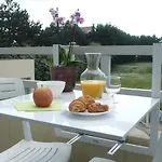 Avec Piscine Face Au Port 200m Apartmanhotel La Rochelle