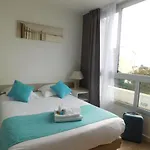 Apartmanhotel Avec Piscine Face Au Port 200m 3*