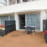 Avec Piscine Face Au Port 200m Apartmanhotel