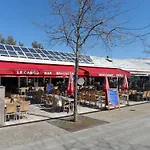 Avec Piscine Face Au Port 200m 3*