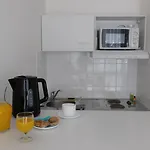 Avec Piscine Face Au Port 200m Apartmanhotel 3*