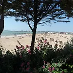 Aparthotel Avec Piscine Face Au Port 200m La Rochelle (Charente-Maritime)