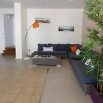 Apartmanhotel Avec Piscine Face Au Port 200m