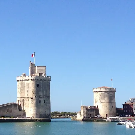 Avec Piscine Face Au Port 200m