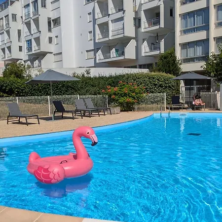 Avec Piscine Face Au Port 200m 3*
