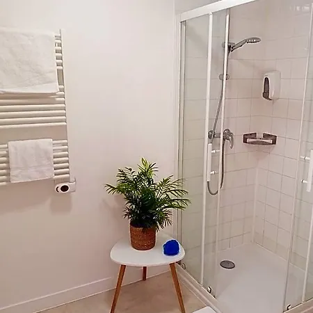 Résidence Avec Piscine Face Au Port 200m 3* La Rochelle (Charente-Maritime)