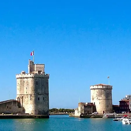 Apart Otel Avec Piscine Face Au Port 200m La Rochelle (Charente-Maritime)