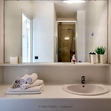 Résidence Avec Piscine Face Au Port 200m Aparthotel 3*