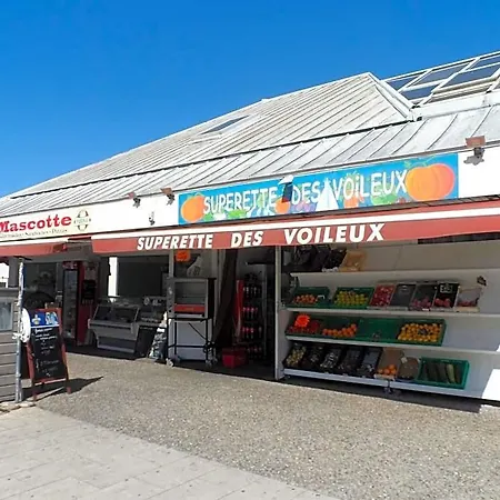 Avec Piscine Face Au Port 200m 3*