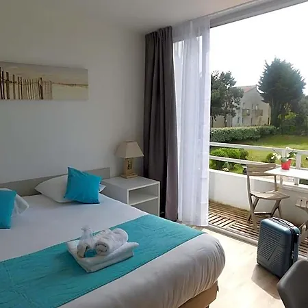 Apart Otel Avec Piscine Face Au Port 200m 3*