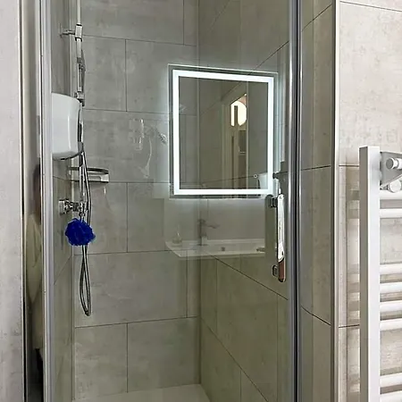 Aparthotel Résidence Avec Piscine Face Au Port 200m La Rochelle (Charente-Maritime)
