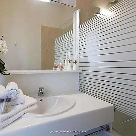 Résidence Avec Piscine Face Au Port 200m Aparthotel La Rochelle (Charente-Maritime)