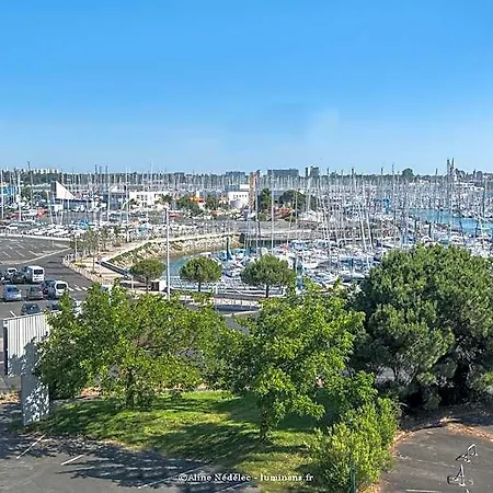 Résidence Avec Piscine Face Au Port 200m Aparthotel