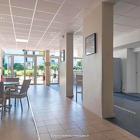 Résidence Avec Piscine Face Au Port 200m Aparthotel 3*