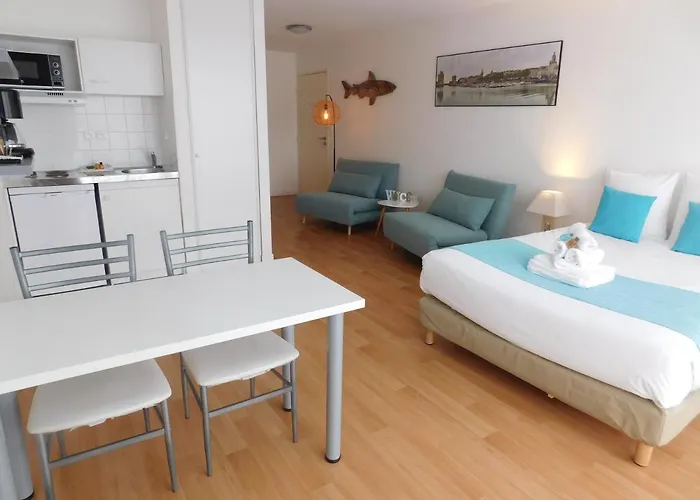 Residence Avec Piscine Face Au Port 200M Plage 3* La Rochelle (Charente-Maritime)