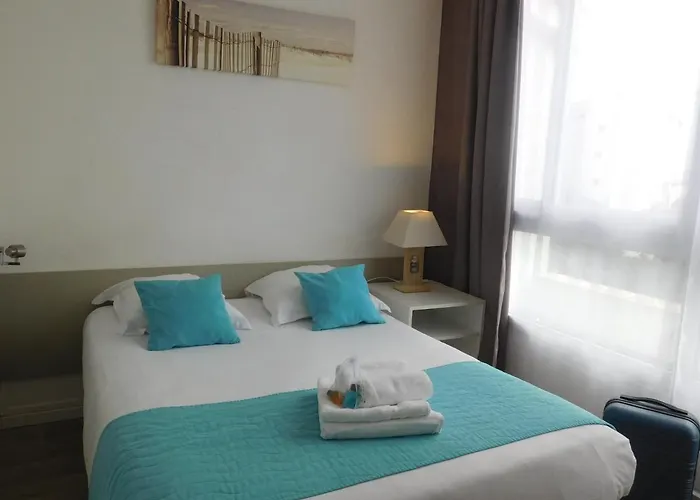 Apart Otel Residence Avec Piscine Face Au Port 200M Plage