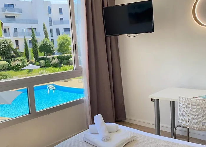 Residence Avec Piscine Face Au Port 200M Plage 3* La Rochelle (Charente-Maritime)
