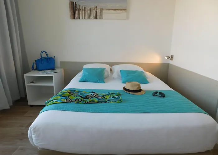 Residence Avec Piscine Face Au Port 200M Plage 3* La Rochelle (Charente-Maritime)