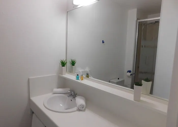 Apart Otel Residence Avec Piscine Face Au Port 200M Plage