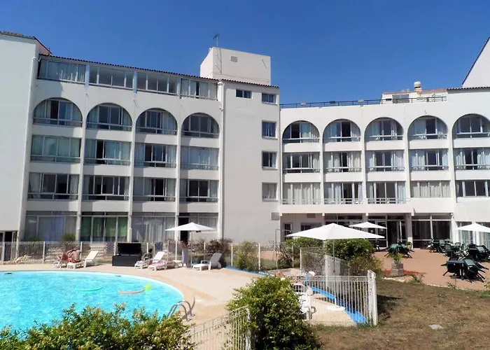 Residence Avec Piscine Face Au Port 200M Plage La Rochelle (Charente-Maritime)