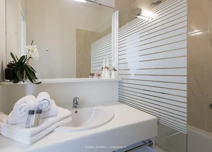 Apart Otel Residence Avec Piscine Face Au Port 200M Plage La Rochelle (Charente-Maritime)